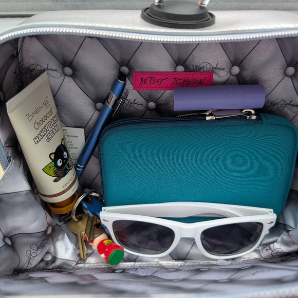 Betsey Johnson - Betsey Vision Crossbody - TV Bag - Picture 12 of 16